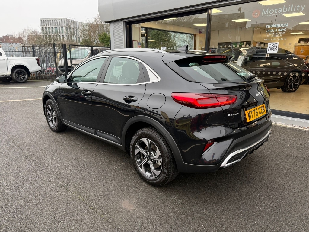 Kia Xceed 1.0 Xceed Pure Black #3