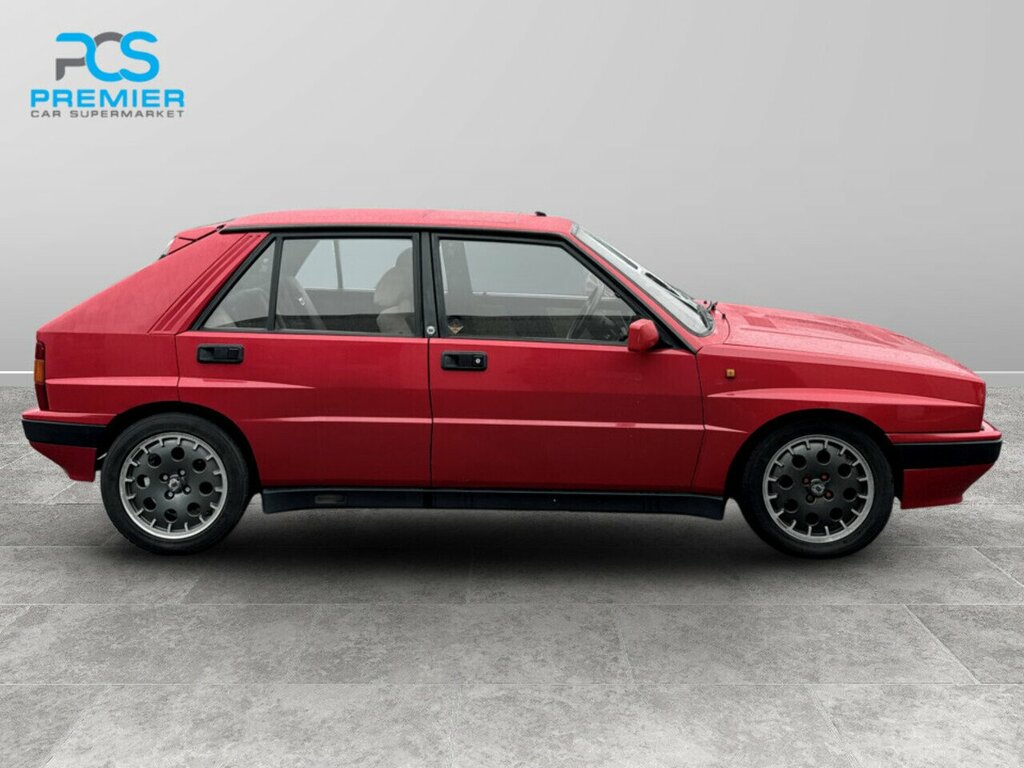 Lancia Delta 2.0 Integrale 16V Red #6