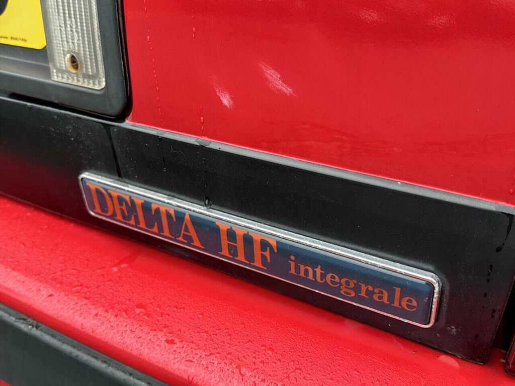 Lancia Delta 2.0 Integrale 16V Red #8