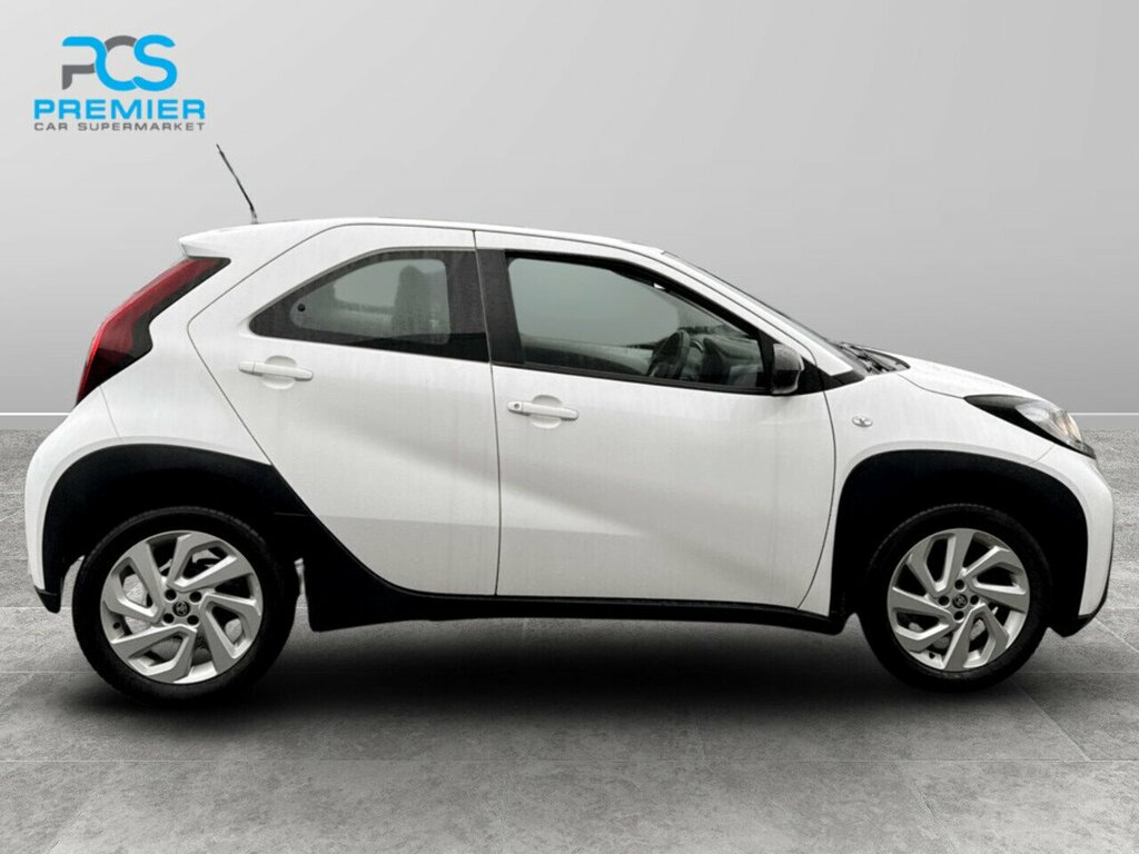 Toyota Aygo X Vvt-i Pure FD72KPN White #5