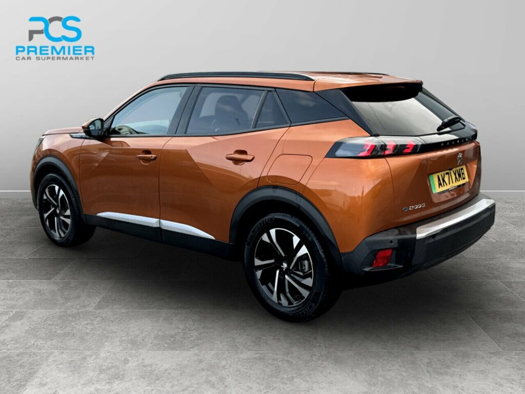 Peugeot e-2008 Allure Premium Orange #2