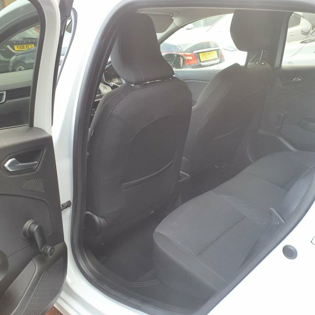 Renault Clio 1.0 Iconic Tce 100 Bhp HK20HBU White #5