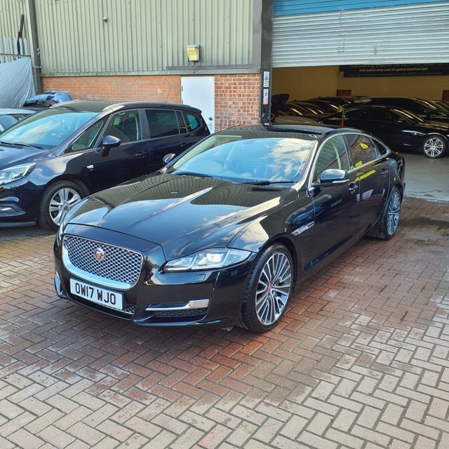 Jaguar XJ 3.0 D V6 L 302 Bhp Black #4