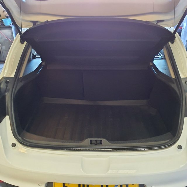 Renault Megane 1.5 Dci Dynamique Nav Hatchback White #6