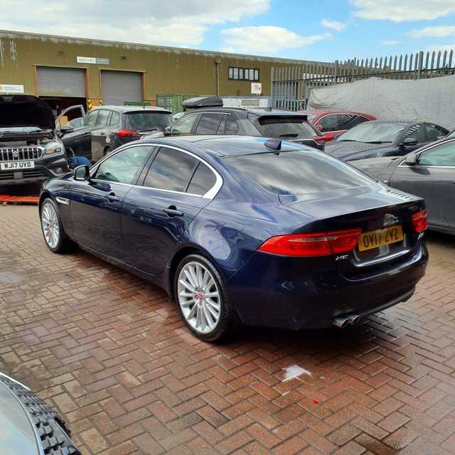 Jaguar XE 2.0D Portfolio Saloon Awd Euro 6 OY17ZYZ Blue #5