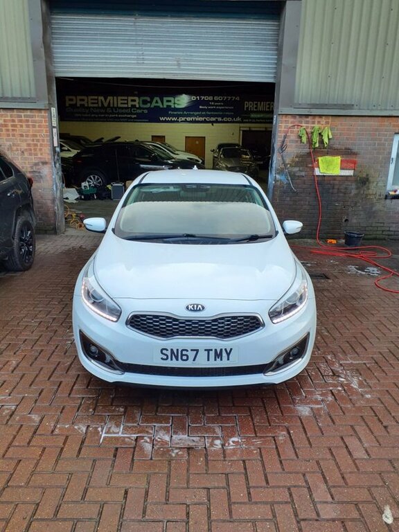 Kia Proceed 1.6 Crdi 2 Hatchback Euro 6 S S SN67TMY White #2