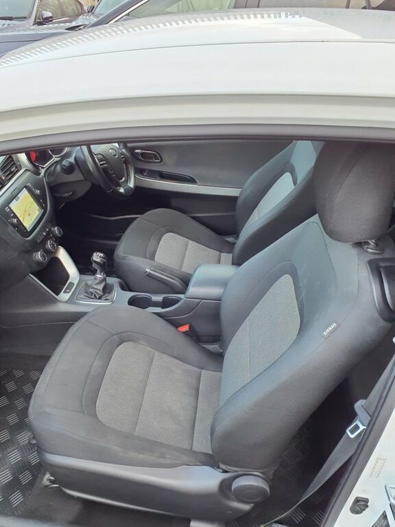Kia Proceed 1.6 Crdi 2 Hatchback Euro 6 S S SN67TMY White #4