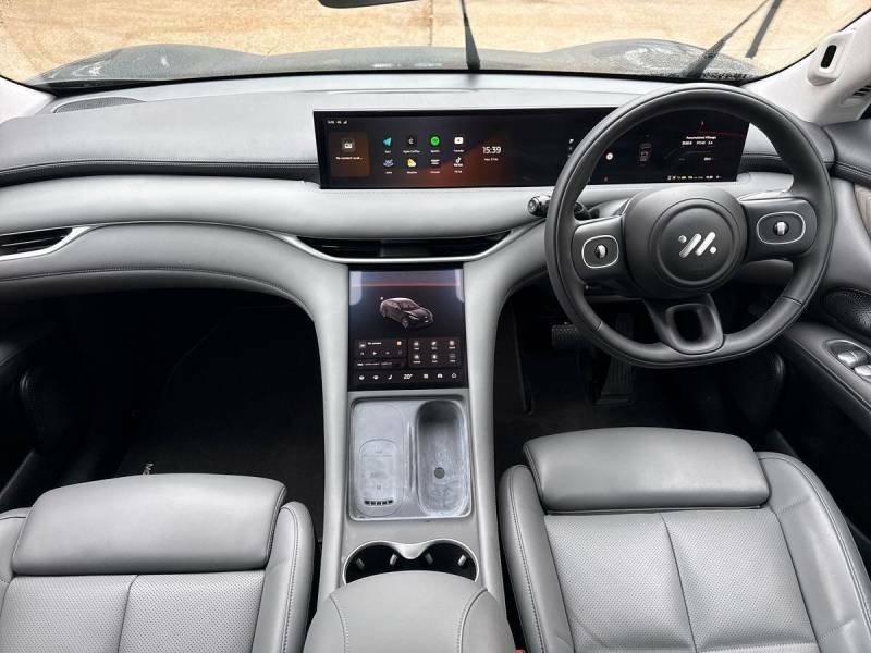MG IM6 553Kw Launch Edition 100Kwh Awd - 2025 7 HW75CXX Black #6