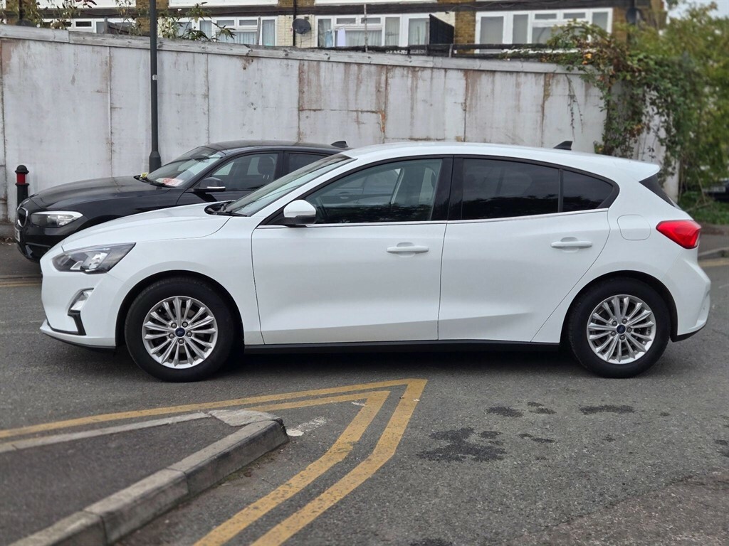 Ford Focus 1.0 L 1.0T Ecoboost Titanium Euro 6 Ss LB70NBA White #5