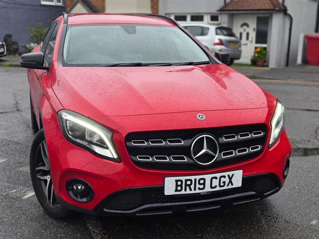 Mercedes-Benz GLA Class 1.6 L 1.6 Urban Edition Euro 6 Ss Red