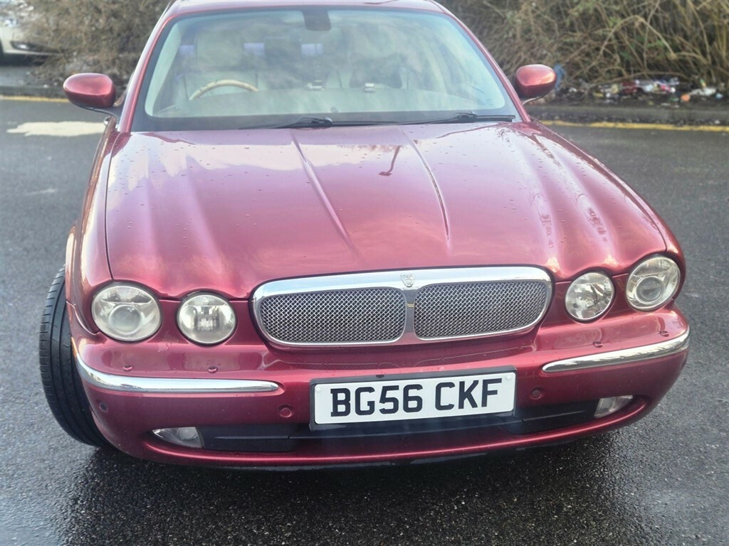 Jaguar XJ 4.2 L 4.2 Xj8 Sovereign Lwb Saloon Red #3
