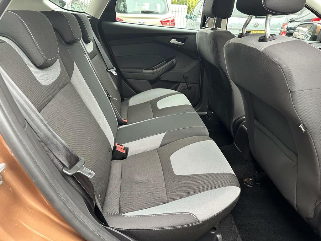 Ford Focus Hatchback 1.6 Zetec Powershift Euro 5 201313 Brown #4