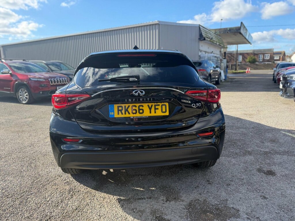 Infiniti Q30 1.5D Business Executive Dct Euro 6 Ss Black #6