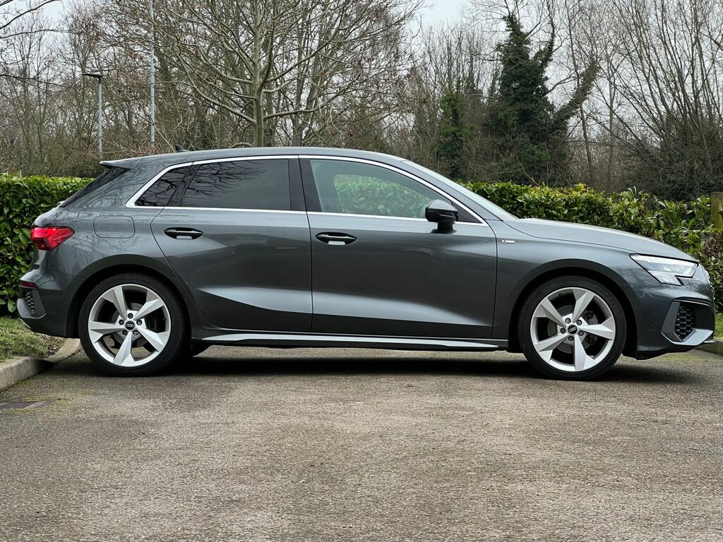 Audi A3 2023 1.5 Tfsi Sport Sportback Eu Grey #2