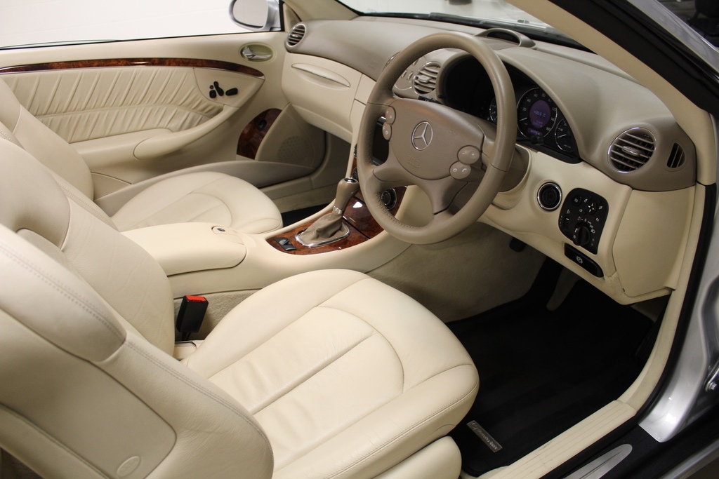 Mercedes-Benz CLK 350 Elegance Tip Immaculate Collectors Ex Silver #2