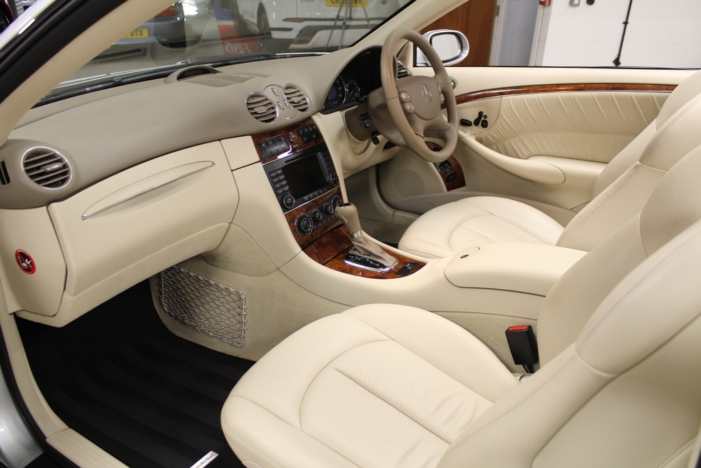 Mercedes-Benz CLK 350 Elegance Tip Immaculate Collectors Ex Silver #6