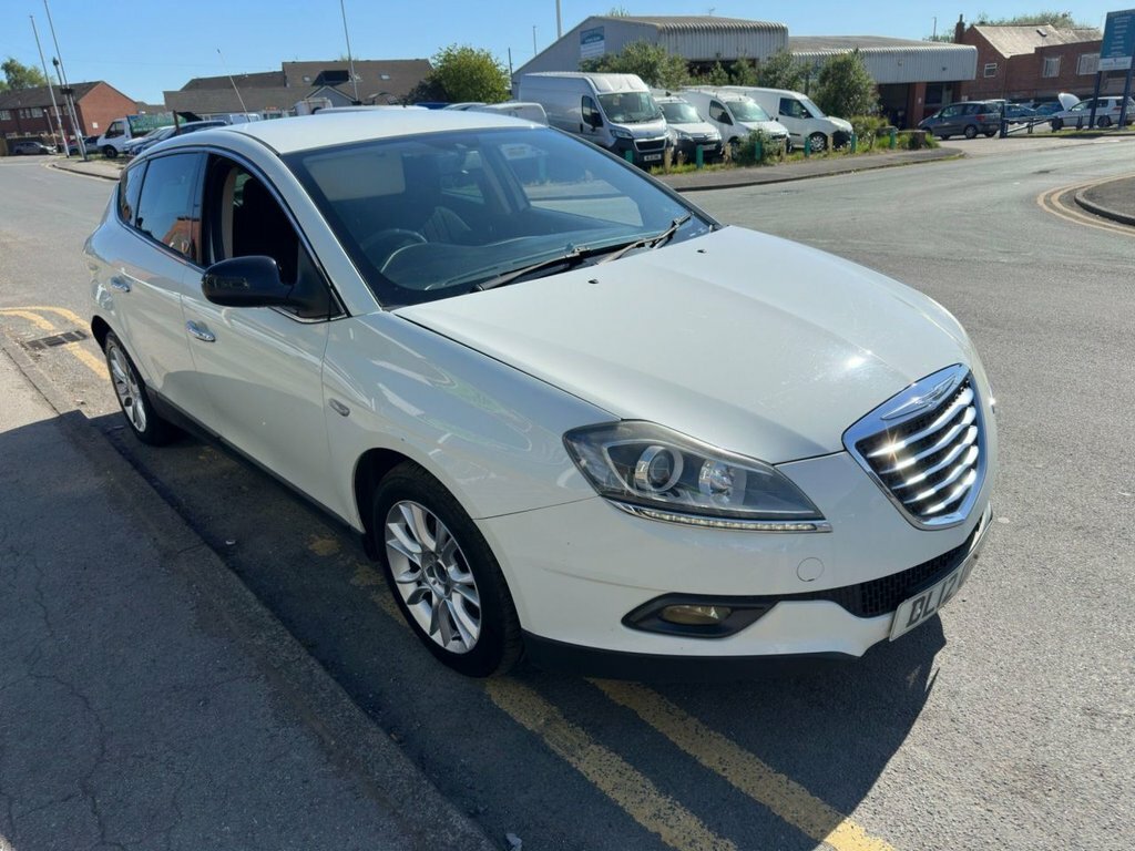 Chrysler Delta 1.6L Se White #4