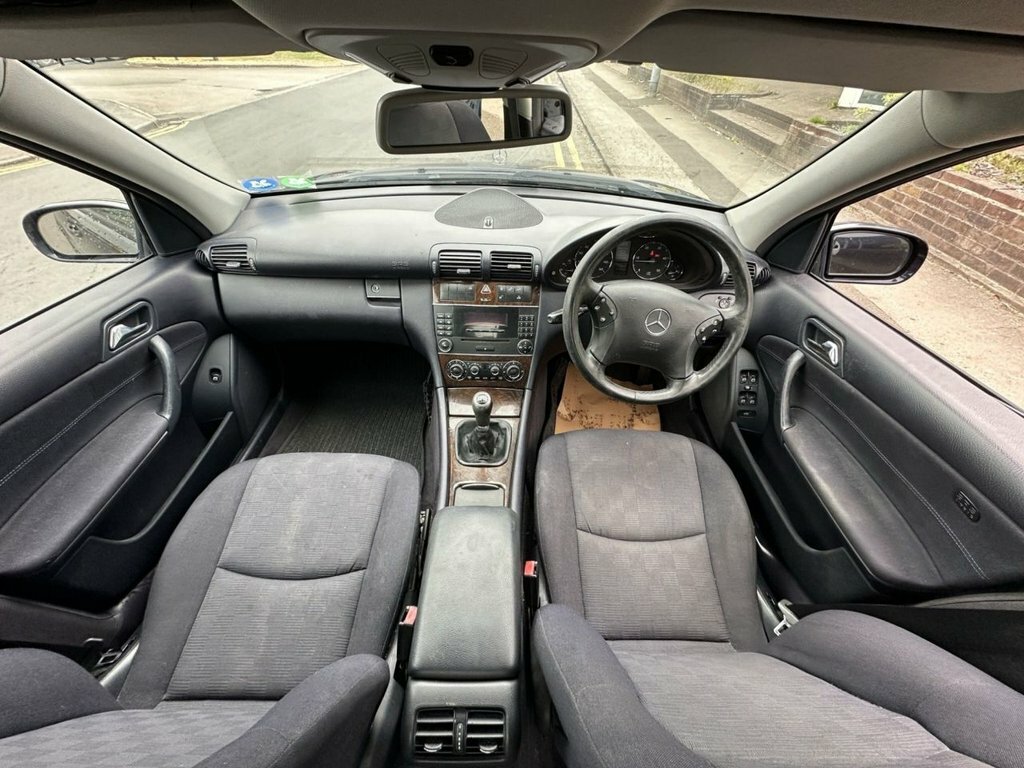 Mercedes-Benz C Class 2.1L Avantgarde Se Black #2