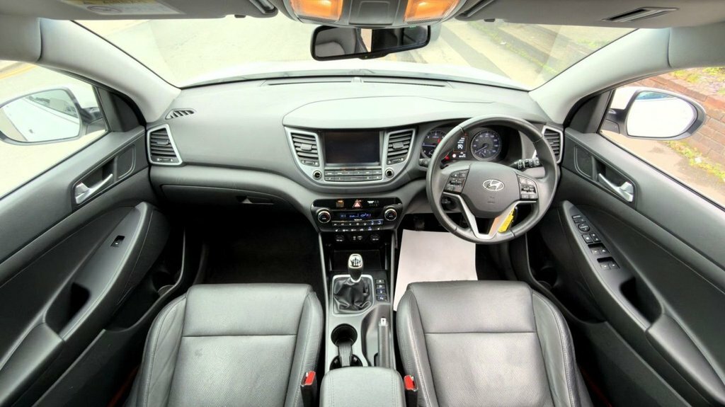 Hyundai Tucson 1.7L Premium SH65MVY White #2