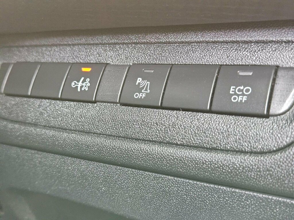 Peugeot 208 Hatchback 1.2 Puretech Signature Euro 6 Ss VU68WPM Black #6