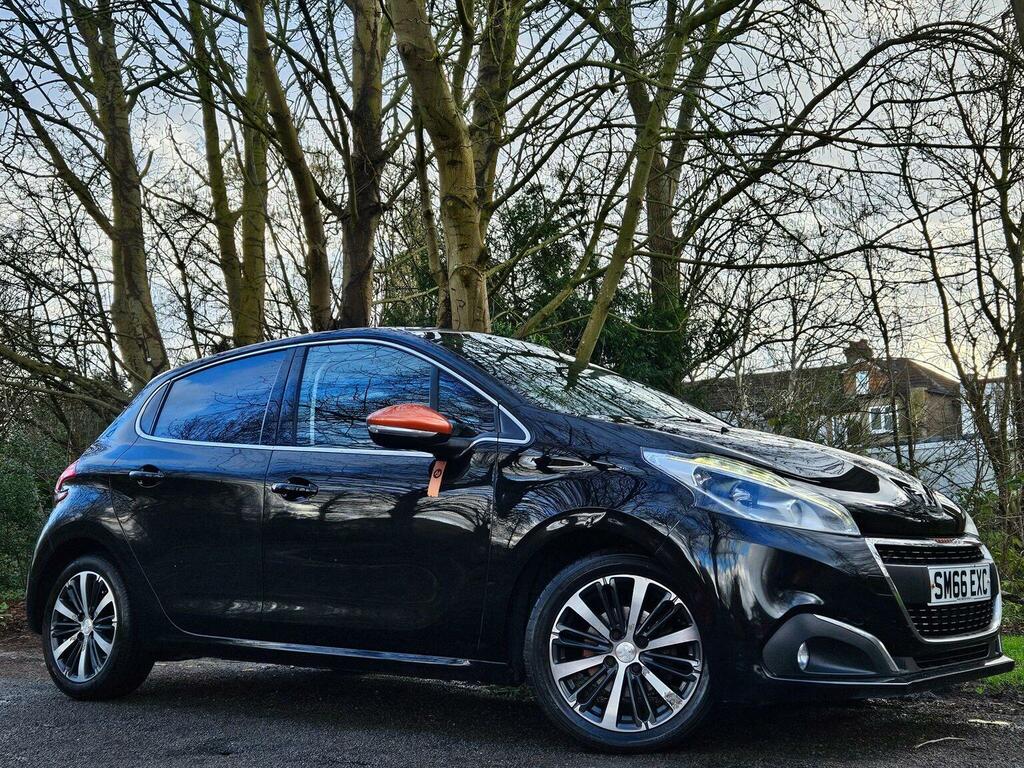 Peugeot 208 Hatchback 1.2 Puretech Roland Garros Euro 6 Ss Black