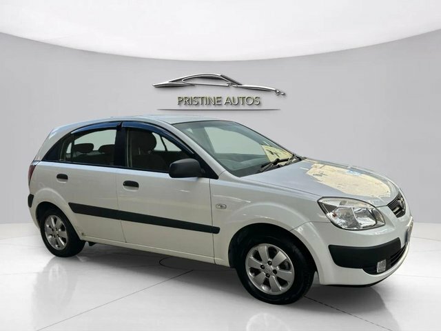 Kia RIO 2008 1.4 2 Hatchback 150 Gkm, White #3
