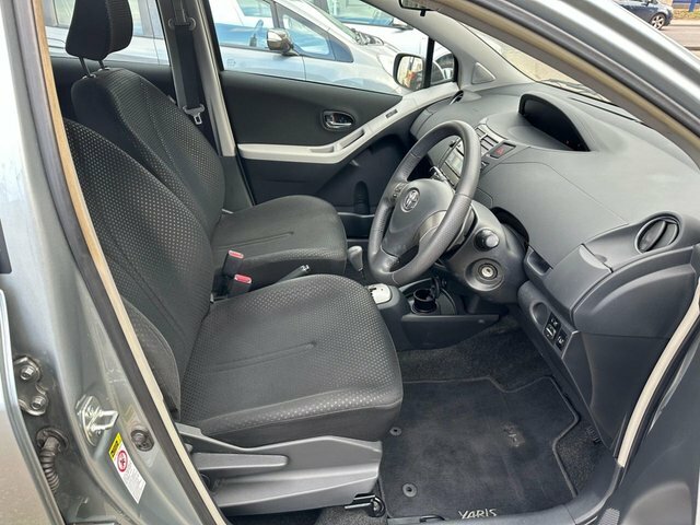 Toyota Yaris 2010 1.33 Dual Vvt-i Tr Hatchback Multi Silver #6