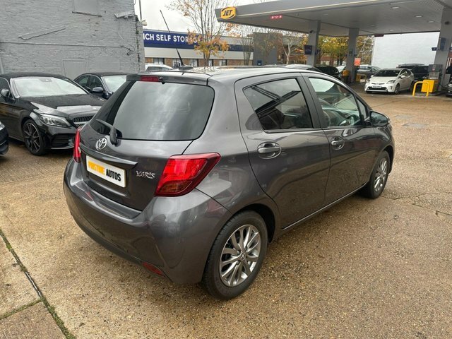 Toyota Yaris 2017 1.33 Dual Vvt-i Icon Hatchback Man Grey #4