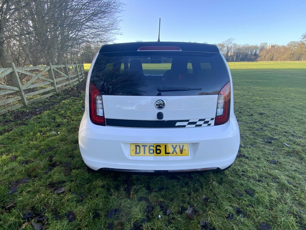 Skoda 1.0I Se White #10