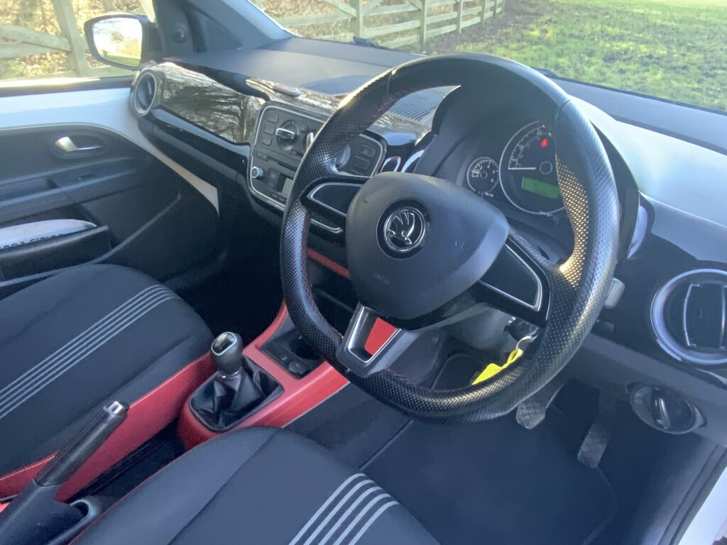 Skoda 1.0I Se White #11