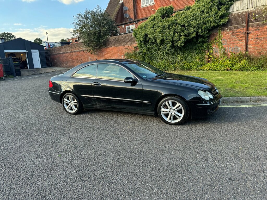 Mercedes-Benz CLK Clk320 Cdi Avantgarde 2-Door Black #2
