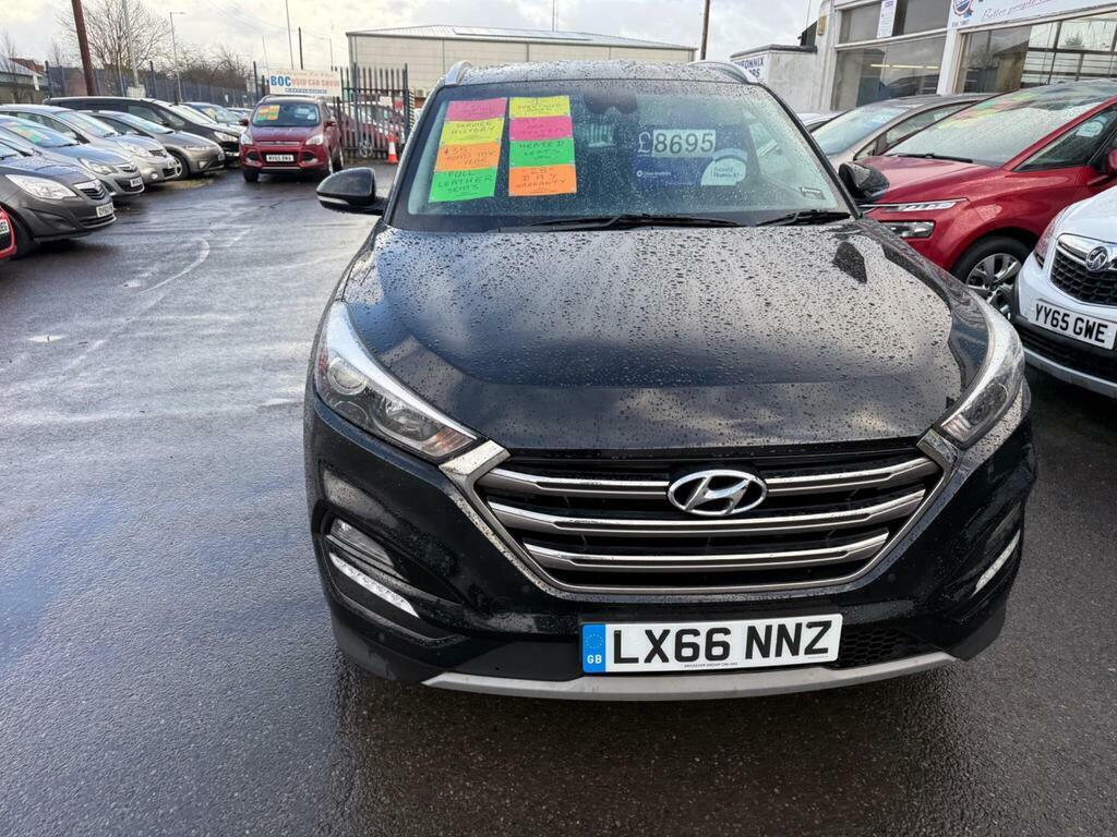 Hyundai Tucson 1.7 Crdi Blue Drive Premium Euro 6 Ss LX66NNZ Black #2