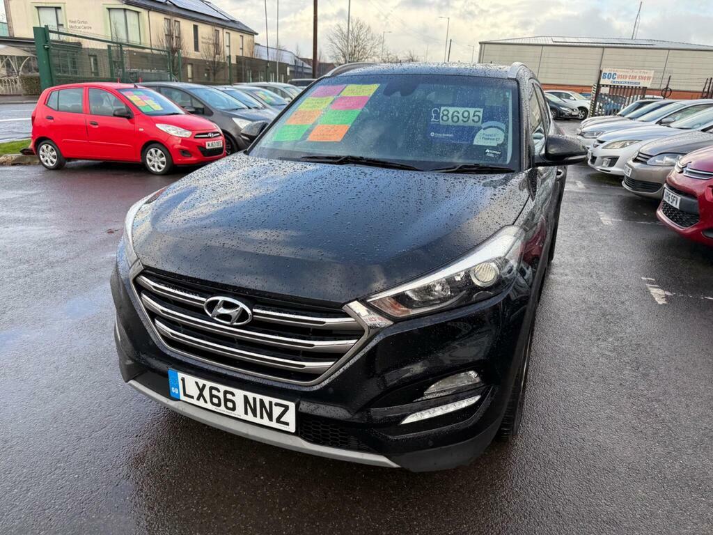 Hyundai Tucson 1.7 Crdi Blue Drive Premium Euro 6 Ss LX66NNZ Black #3