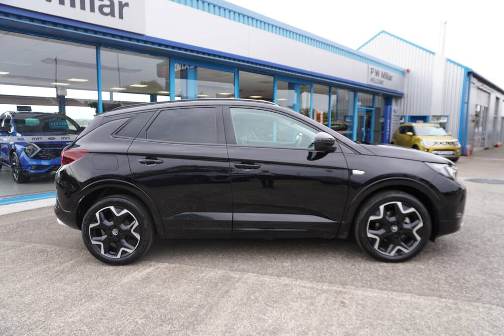 Vauxhall Grandland 1.2 Turbo Ultimate Euro 6 Ss VRZ8431 Black #2