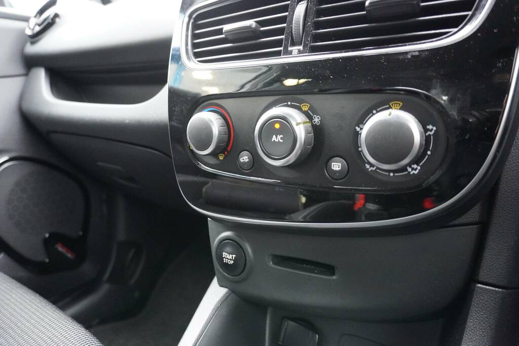 Renault Clio 1.5 Dci Play Hatchback Euro 6 S CN19AYB Silver #6