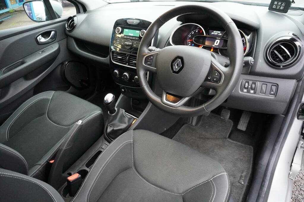 Renault Clio 1.5 Dci Play Hatchback Euro 6 S CF19YKN Silver #4