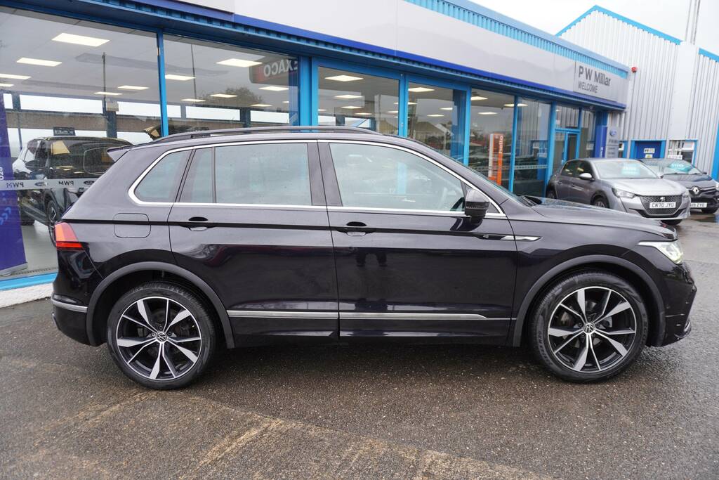 Volkswagen Tiguan 1.5 Tsi R-line Dsg Euro 6 Ss BD70XAU Black #2