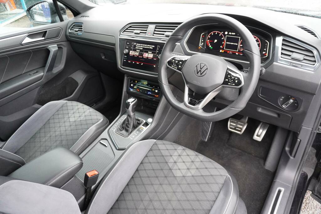 Volkswagen Tiguan 1.5 Tsi R-line Dsg Euro 6 Ss BD70XAU Black #4