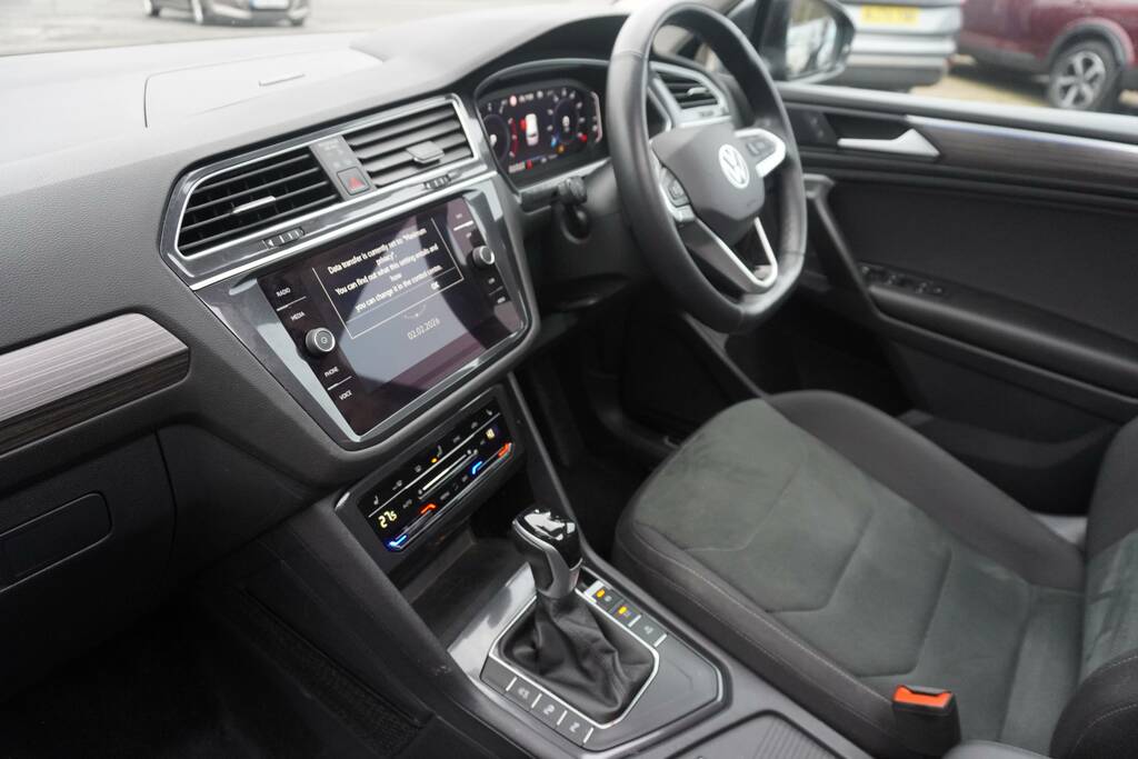 Volkswagen Tiguan Allspace 1.5 Tsi Elegance Dsg Euro 6 Ss 5Dr, 7 Seats WU74SKN Black #4