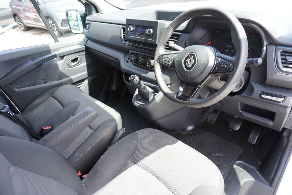 Renault Trafic 2.0 Dci Blue 30 Business Lwb Euro 6 Ss HT22HEV White #5