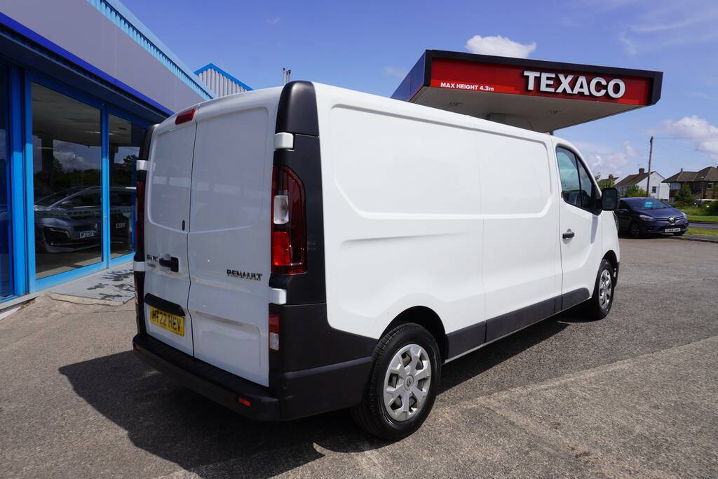 Renault Trafic 2.0 Dci Blue 30 Business Lwb Euro 6 Ss HT22HEV White #3