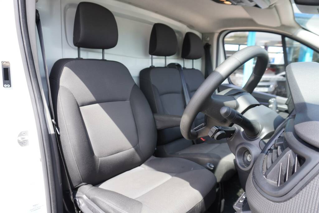 Renault Trafic 2.0 Dci Blue 30 Business Lwb Euro 6 Ss HT22HEV White #6