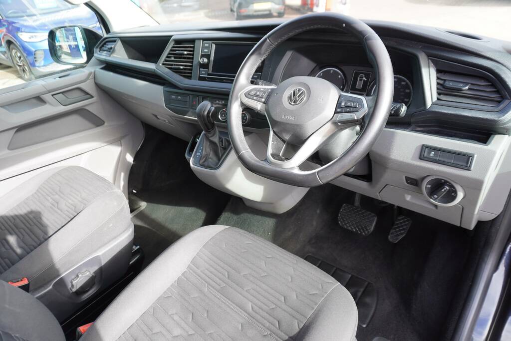 Volkswagen Transporter Shuttle Shuttle 2.0 Tdi Se Dsg Swb Euro 6 Ss MT20HSK Black #4