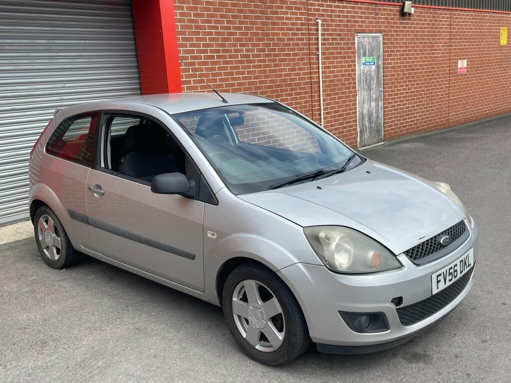 Ford Fiesta 1.4 Zetec Climate Silver #2