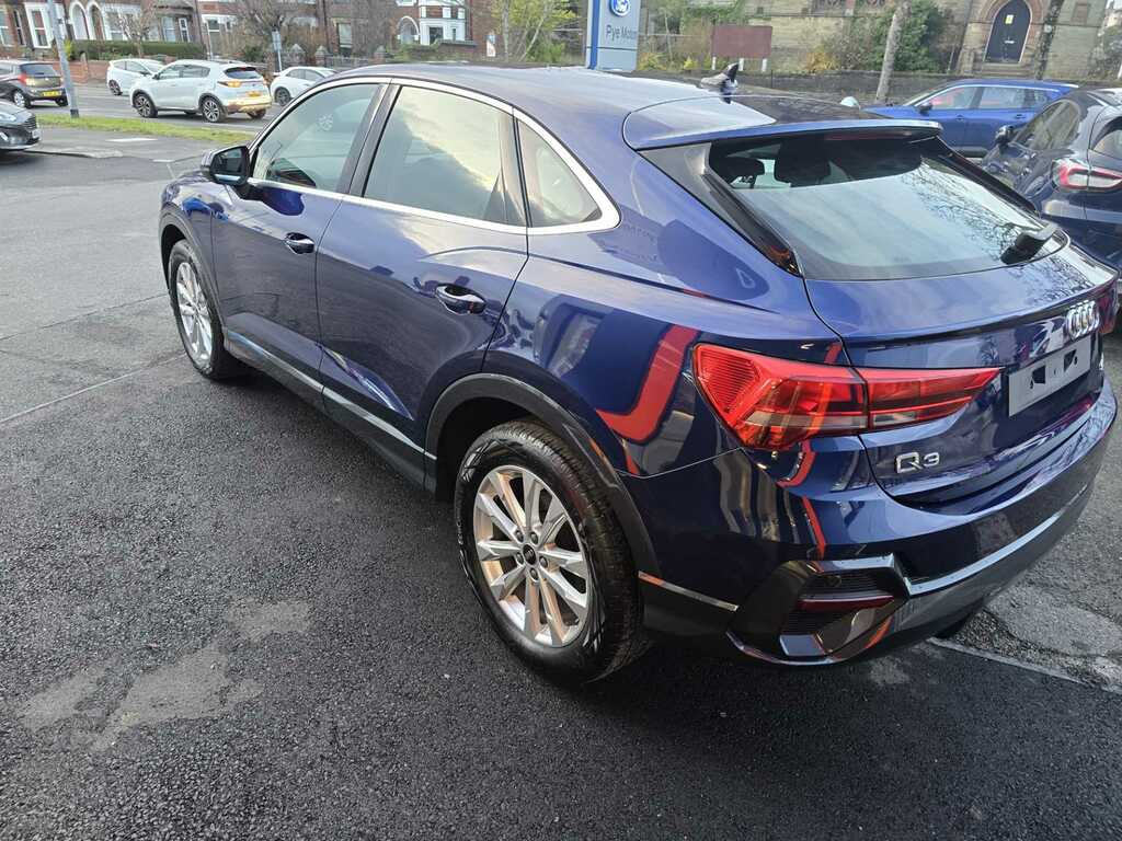 Audi Q3 1.5 Tfsi Cod 35 Sport Sportback S Troni PG73XRD Blue #6