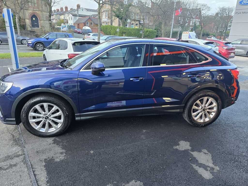Audi Q3 1.5 Tfsi Cod 35 Sport Sportback S Troni PG73XRD Blue #5