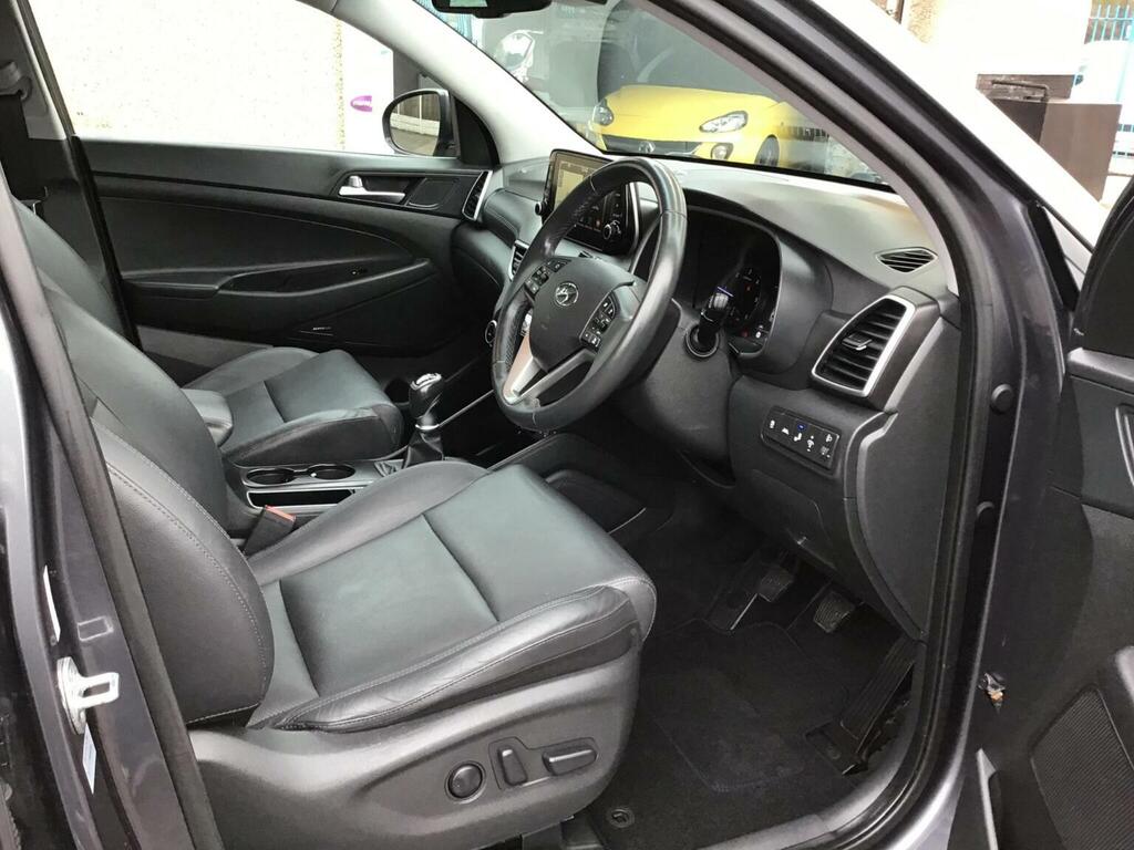 Hyundai Tucson Suv 1.6 Crdi Premium Se Euro 6 Ss 201818 HG18FHJ  #2