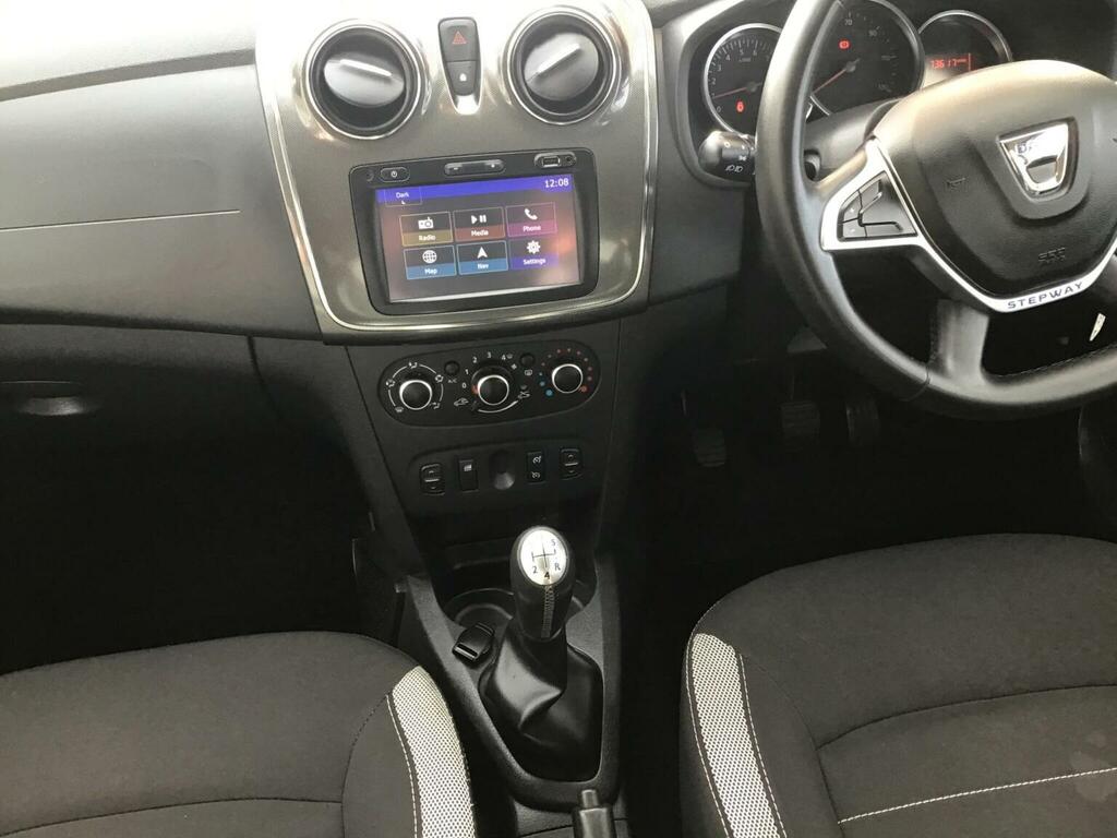 Dacia Sandero Stepway Hatchback 0.9 Tce Laureate Euro 6 Ss 2018 DN18YZK White #5