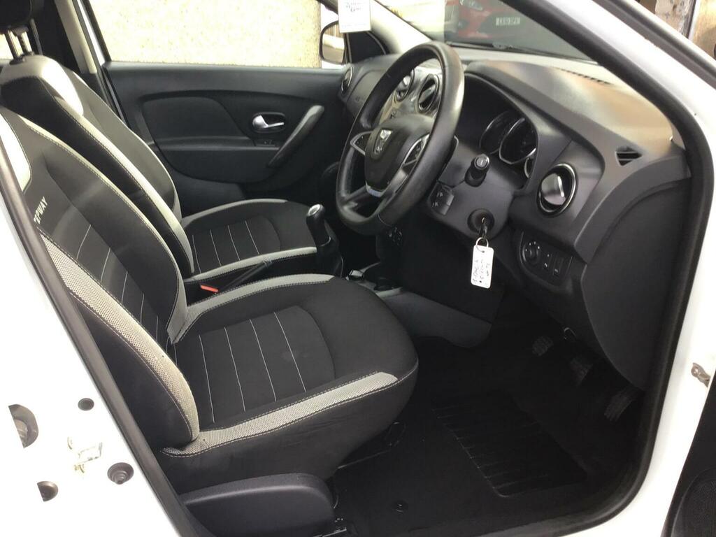 Dacia Sandero Stepway Hatchback 0.9 Tce Laureate Euro 6 Ss 2018 DN18YZK White #2