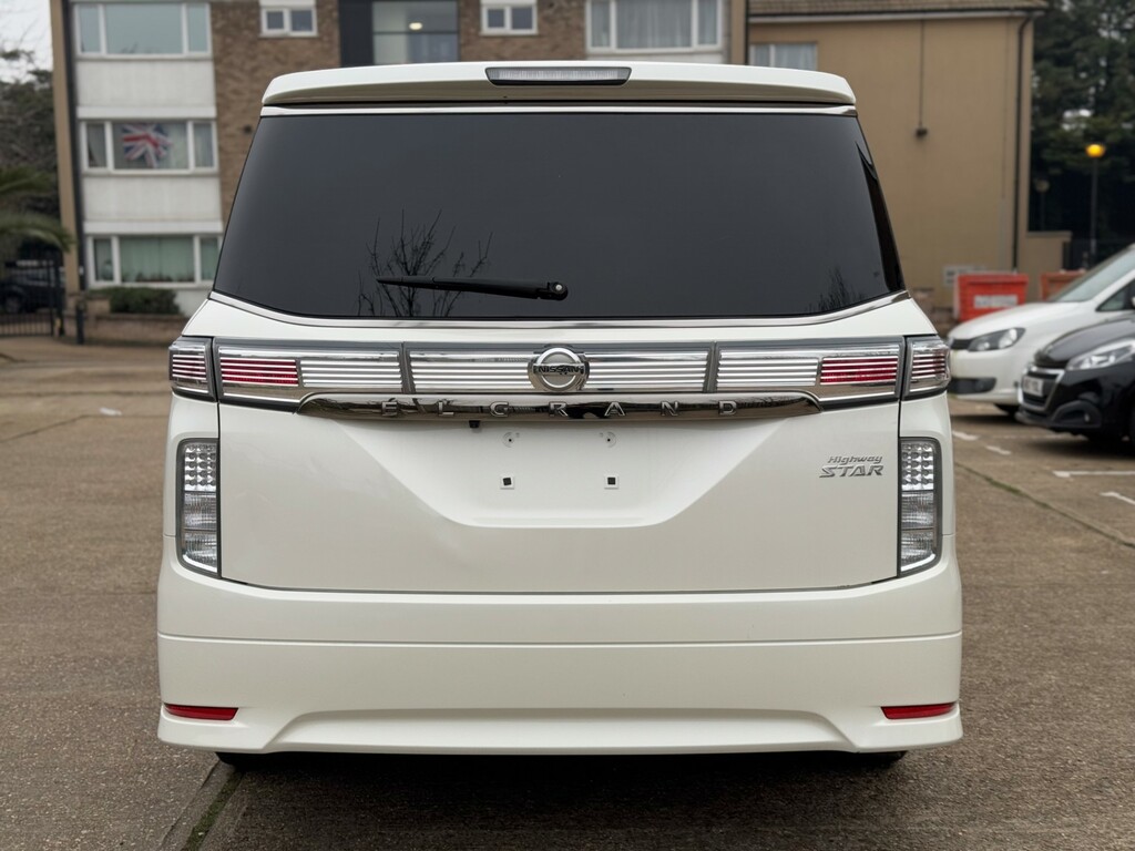 Nissan Elgrand Nissan Elgrand Highwaystar 2.5 67-17 U White #6